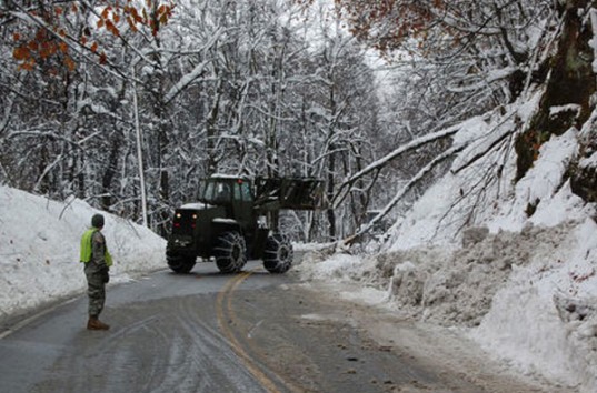 В Украине снегопад ночью оставил без света 275 населенных пунктов