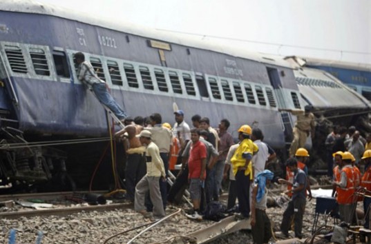В Индии произошла масштабная катастрофа: почти 100 погибших