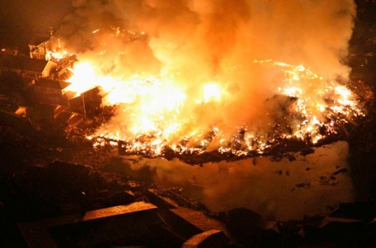 В Японии произошел масштабный пожар, который охватил около 140 зданий (ВИДЕО)