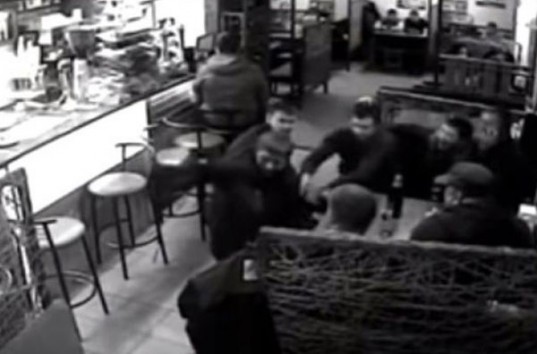 В Покровске арестовали работника прокуратуры, устроившего стрельбу в кафе (ВИДЕО)
