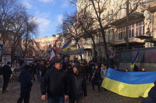 На Майдане митингуют в поддержку блокады Донбасса (ВИДОЕ)