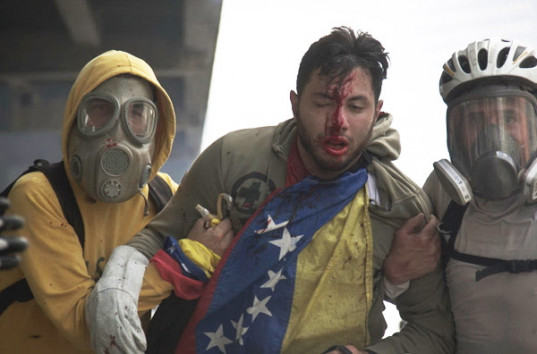 В Венесуэле бушует «Майдан». Погибли как минимум три человека (ФОТО)