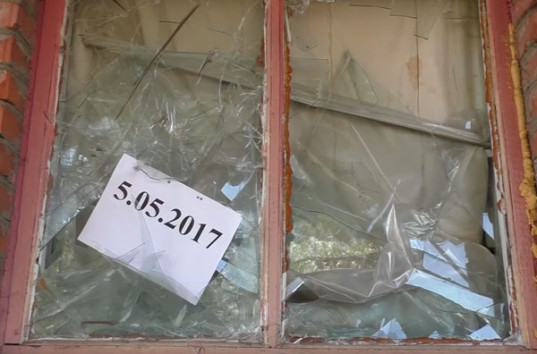 Камера наблюдения зафиксировала момент попадания снаряда в жилой дом во Фрунзе (ВИДЕО)