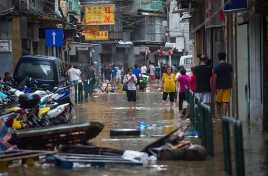 Тайфун в Гонконге: По меньшей мере 9 человек погибли, многие пропали без вести