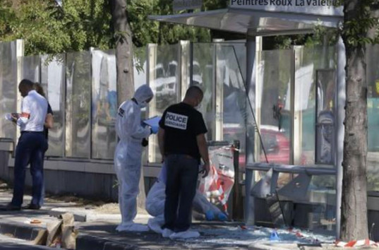 Мужчина с ножом напал на пешеходов в французском городе Марселе