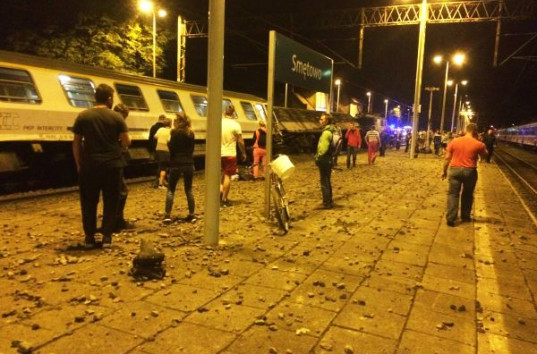 Железнодорожная катастрофа в Польше: Пассажирский поезд столкнулся с грузовым