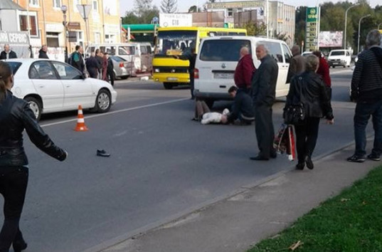 На Львовщине авто сбило семью с ребенком на пешеходном переходе (ФОТО, ВИДЕО)