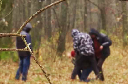 АТОшники вывезли подростка в багажнике в лес — подробности инцидента (ВИДЕО)