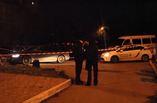 В Харькове из автомата обстреляли авто, водитель погиб на месте (ВИДЕО)