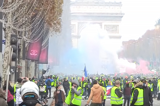 Акции протеста в Париже: Уже насчитывается 133 раненых, из них 23 правоохранители