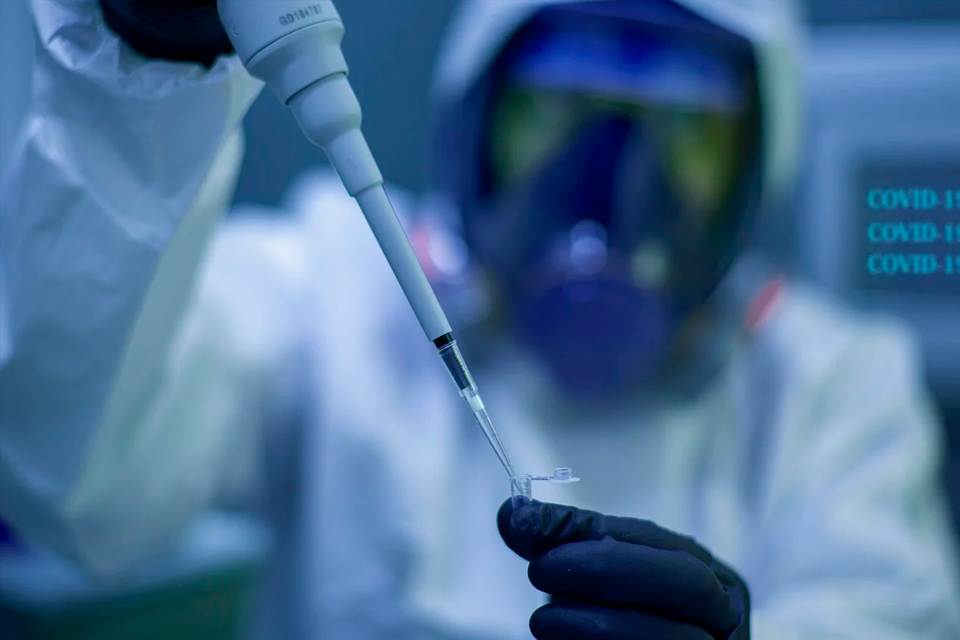 Вакцина от коронавируса: сколько будет стоить в украинских аптеках, названа цена