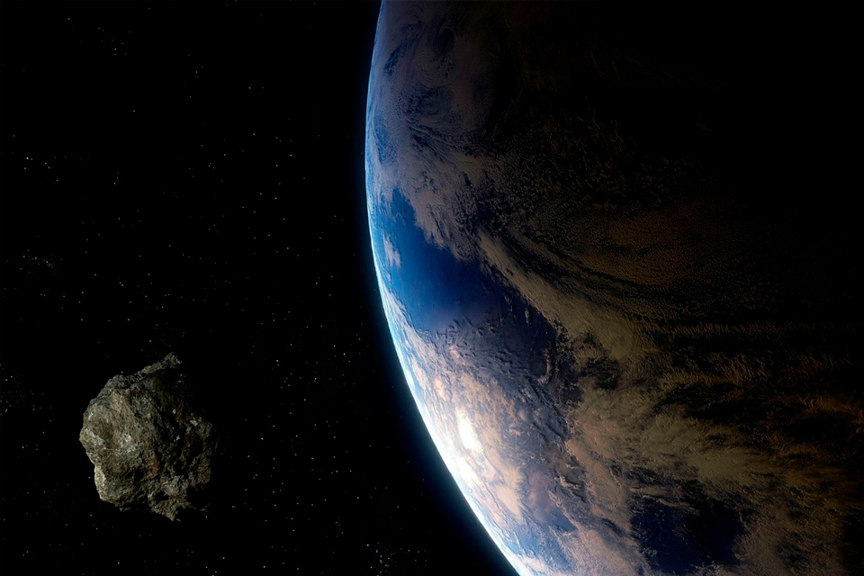 К Земле летит опасный 55-метровый астероид: названа опасность для планеты