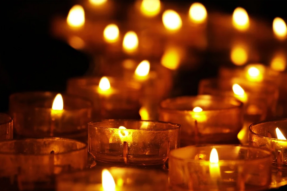 В Украине сегодня объявлен день траура в связи с трагическими событиями в Харькове