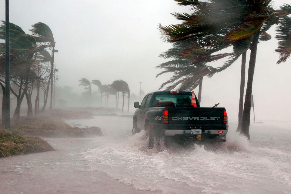 Байден ввел режим ЧС во Флориде из-за надвигающегося тропического шторма «Эльза»