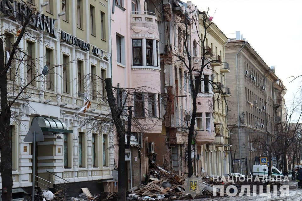Российские оккупанты разрушили исторический центр Харькова