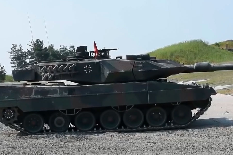 ABC News: 12 стран готовы передать Украине 100 танков Leopard 2