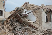 Число жертв землетрясения в Турции и Сирии уже превысило 7800 человек