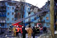 Военные РФ нанесли удар по жилой пятиэтажке в Запорожье: уже трое погибших