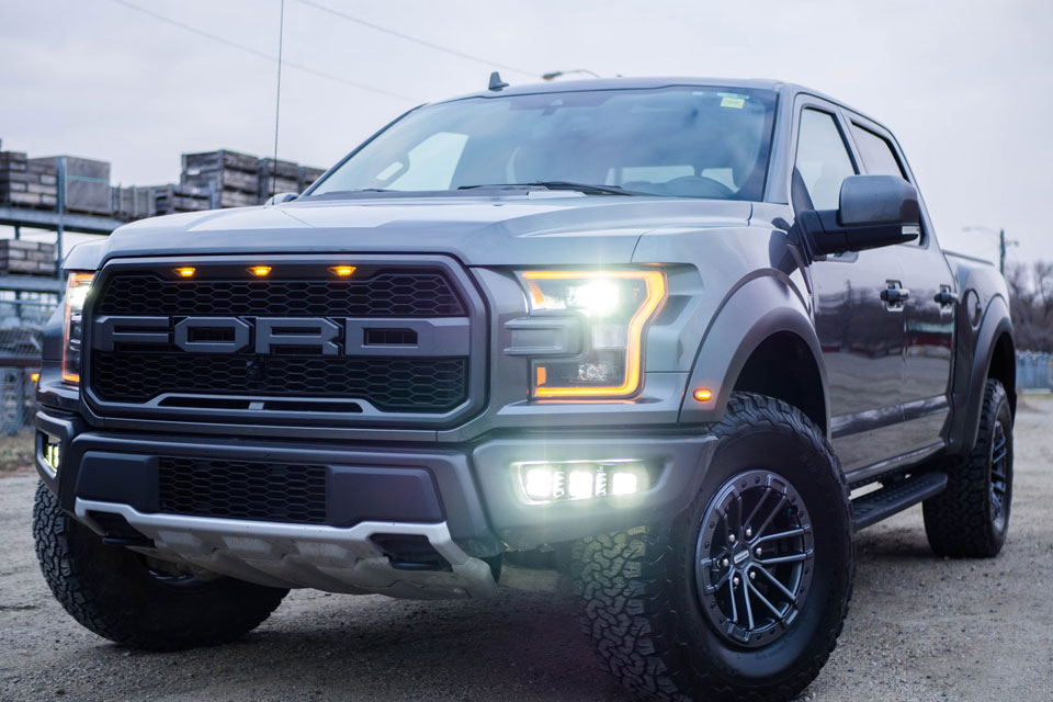 Ford приостанавливает поставки авто в Китай из-за тарифов