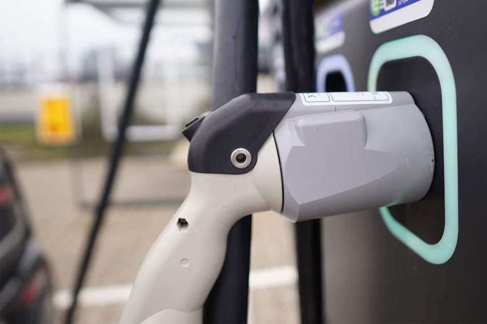 Батарея VarEVolt: зарядка электромобиля за 18 секунд уже реальность