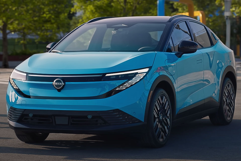 Новый Nissan Leaf 2025: кроссовер с футуристичным дизайном