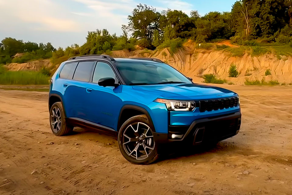 Jeep Cherokee 2026: первый гибридный кроссовер с запасом хода 800+ км