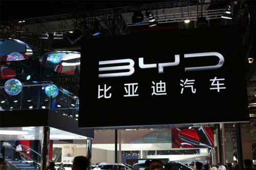 BYD обогнала Tesla и стала лидером рынка чистых электромобилей