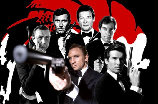 Кто из актеров дольше всех играл агента 007 Джеймса Бонда