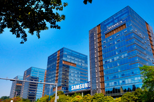 Почему Samsung закрывает продажи электроники в Китае?