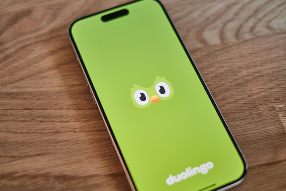 Скандал с Duolingo: почему приложение удалило контент в TikTok и Instagram?
