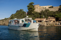 Eco-Friendly Boating: How to Cruise Sustainably in 2025