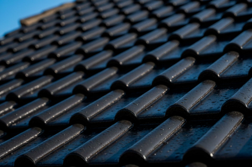 Керамічна черепиця: всі переваги та недоліки природної покрівлі 2025