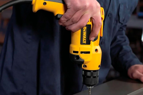 Дрилі DeWalt: сучасний інструмент для точного та інтенсивного свердління