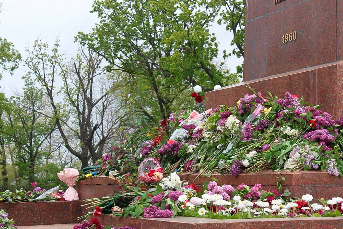 9 мая в условиях войны: Киев и Одесса чтят память погибших в ВОВ