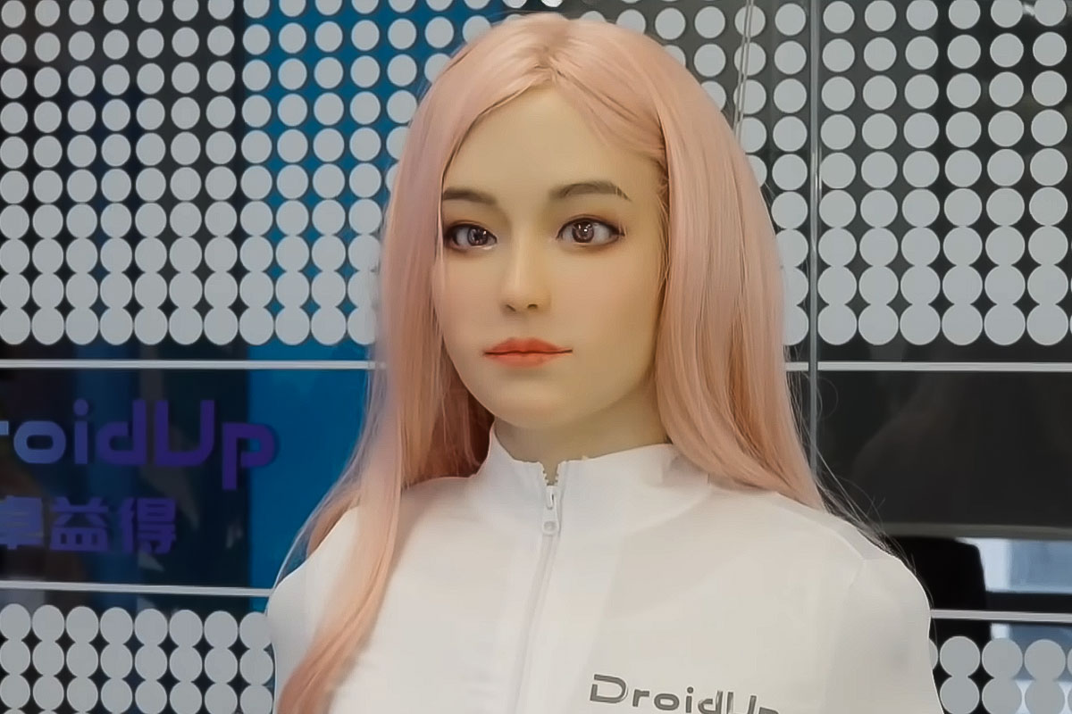 Робот Moya: человеческая походка и интеллект нового типа