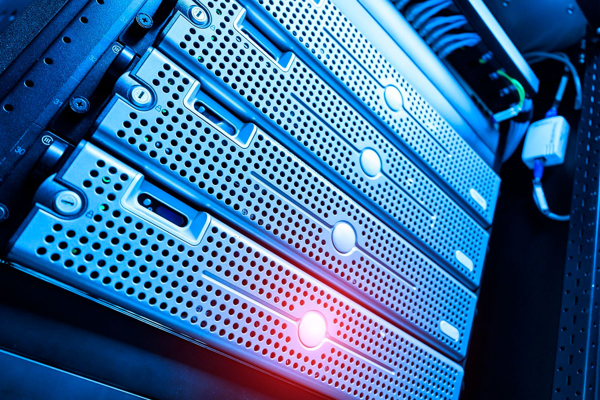 Хостинг в Україні 2026: як вибрати сервер для бізнесу та не помилитися?