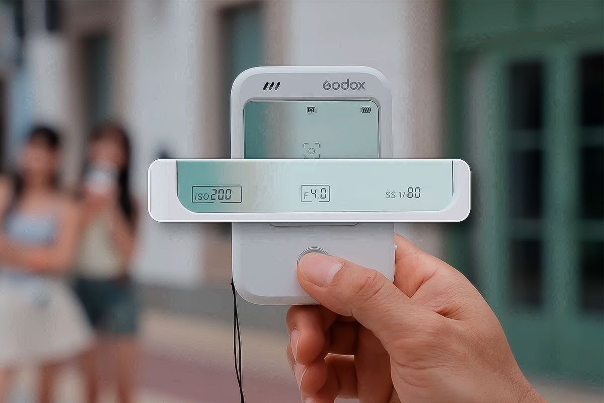 Камера Godox C100: прозрачный LCD экран — такого еще не было