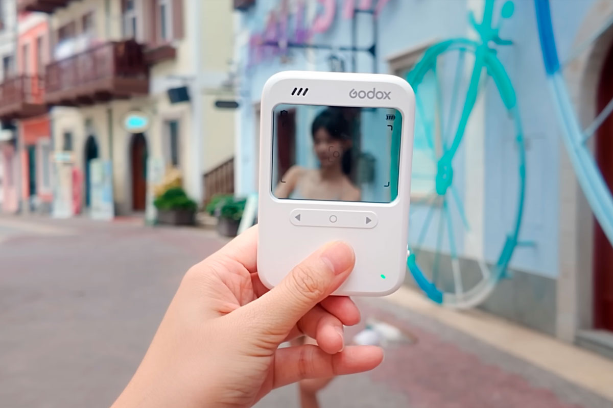 Камера Godox C100: прозрачный LCD экран — такого еще не было